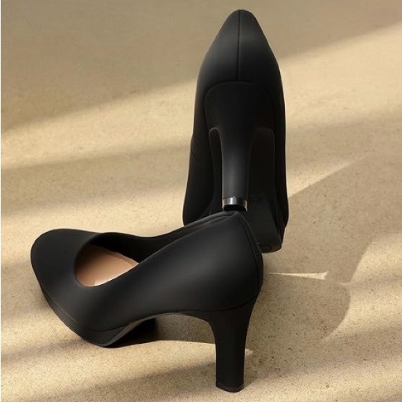 Dream Pairs Classic Black Velvet Heels Size 7.5 - Picture 4 of 16